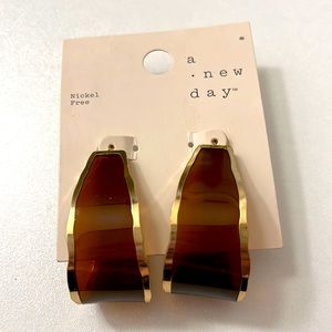 A New Day Chunky Gold And Amber Colored Earrings